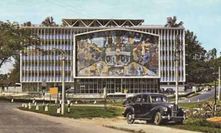 Le Dewan Bahasa dan Pustaka, à Kuala Lumpur, dans les années 1960.