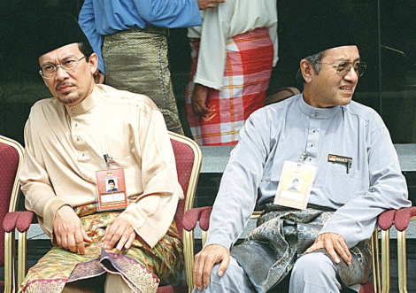 Anwar Ibrahim et Mahathir Mohamad