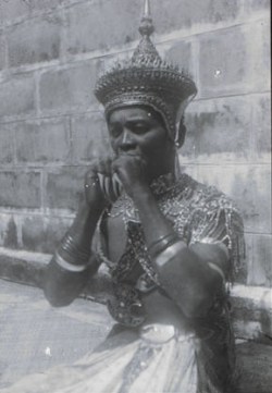 Jeanne Cuisinier 6 Manora